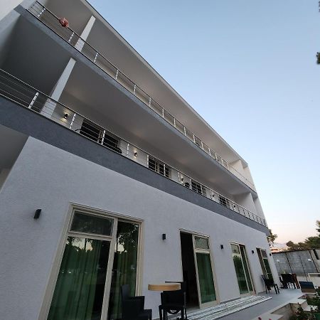 Sea Front Villa Vlorë Екстериор снимка