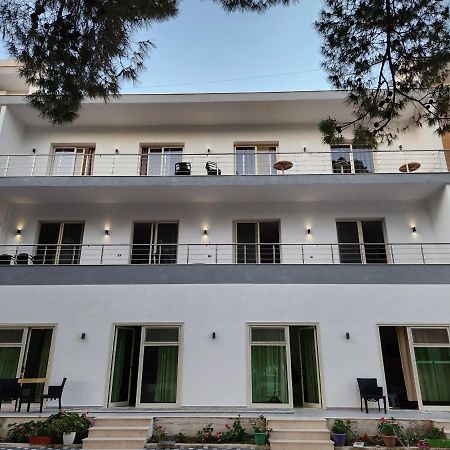 Sea Front Villa Vlorë Екстериор снимка