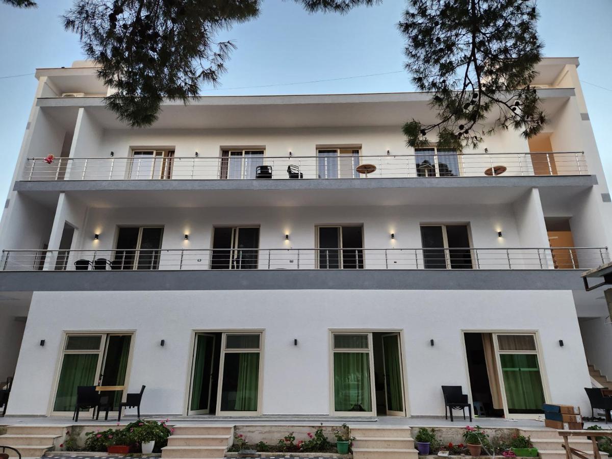 Sea Front Villa Vlorë Екстериор снимка