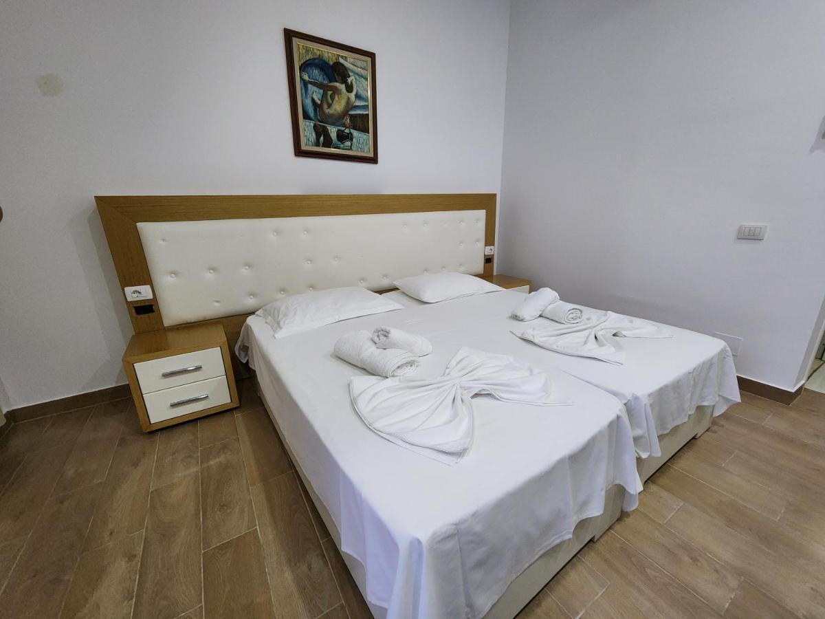 Sea Front Villa Vlorë Екстериор снимка