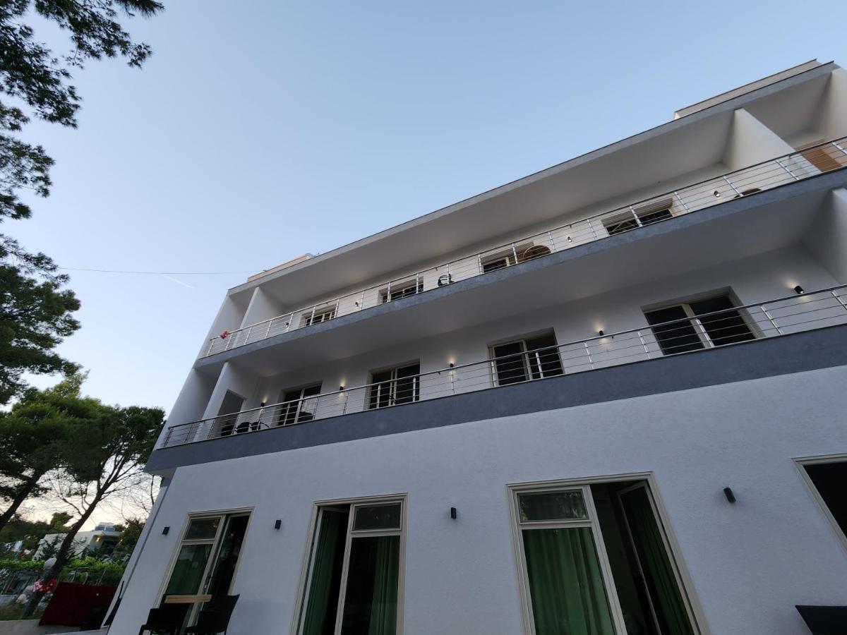 Sea Front Villa Vlorë Екстериор снимка