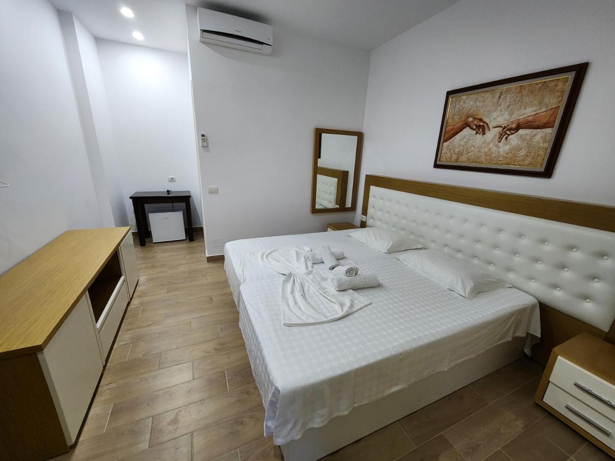 Sea Front Villa Vlorë Екстериор снимка