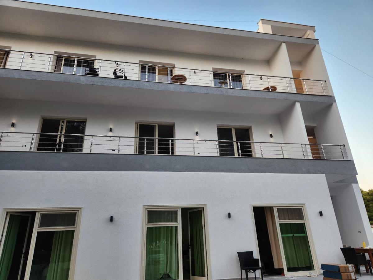 Sea Front Villa Vlorë Екстериор снимка