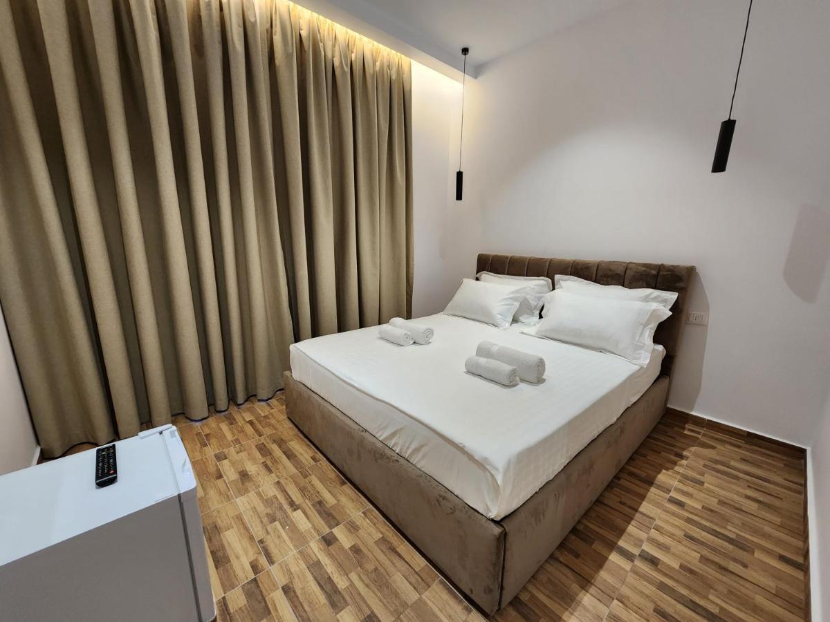 Sea Front Villa Vlorë Екстериор снимка