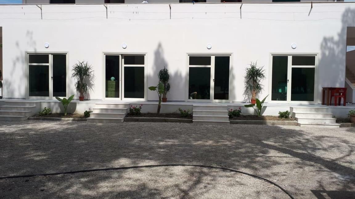Sea Front Villa Vlorë Екстериор снимка